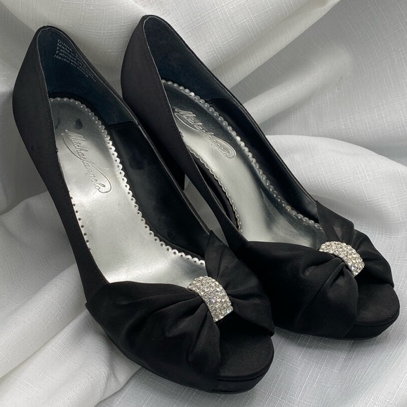 Black heels - Picture 1 of 5